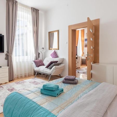 Brasov Centrul Vechi - 67Sqm - 2Min To Counsel Square Daire Dış mekan fotoğraf